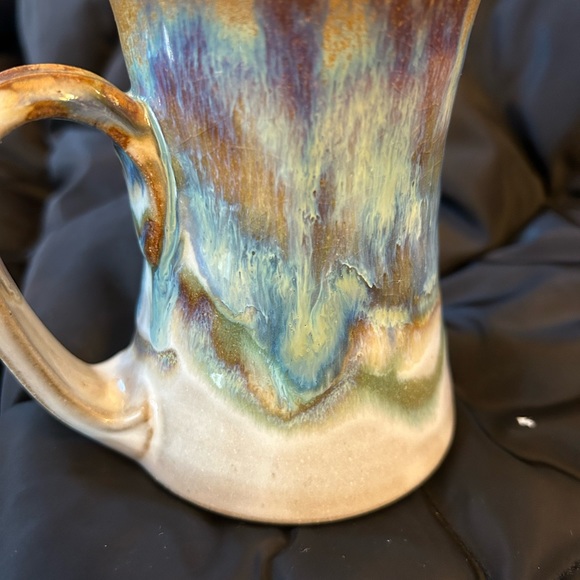 This mug hand made by Erik Hertz a professional potter over 40 years - Picture 4 of 8